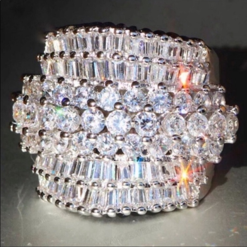 *NEW* Gorgeous 925 Silver Wedding Band Ring - Picture 3 of 3